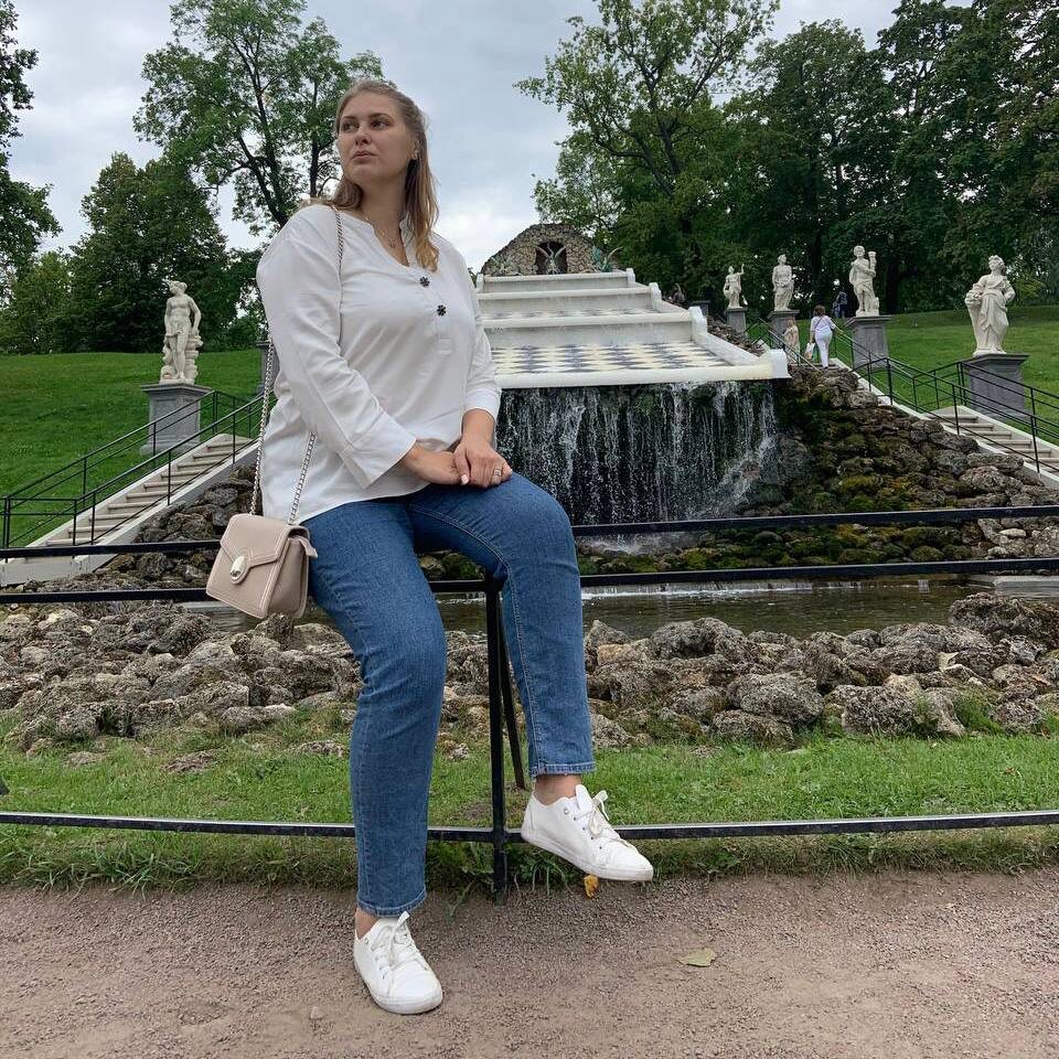 Настя в Петергофе