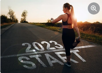     Технологический прогресс: Ожидайте новых прорывов в таких областях, как искусственный интеллект, сети 5G и квантовые вычисления.     Изменение климата и устойчивое развитие: Ожидайте продолжения усилий по преодолению глобального климатического кризиса, включая сокращение выбросов парниковых газов и переход на возобновляемые источники энергии.
    Экономические события: Ожидается, что мировая экономика продолжит восстанавливаться после последствий пандемии COVID-19, при этом особое внимание будет уделяться решению проблемы экономического неравенства.
    Политическая обстановка: Поскольку в разных странах планируется провести несколько выборов, ожидаются сдвиги и изменения в политическом ландшафте.
    Освоение космоса: Ожидайте дальнейшего прогресса в освоении космоса и, возможно, вовлечения в этот процесс большего числа частных компаний.