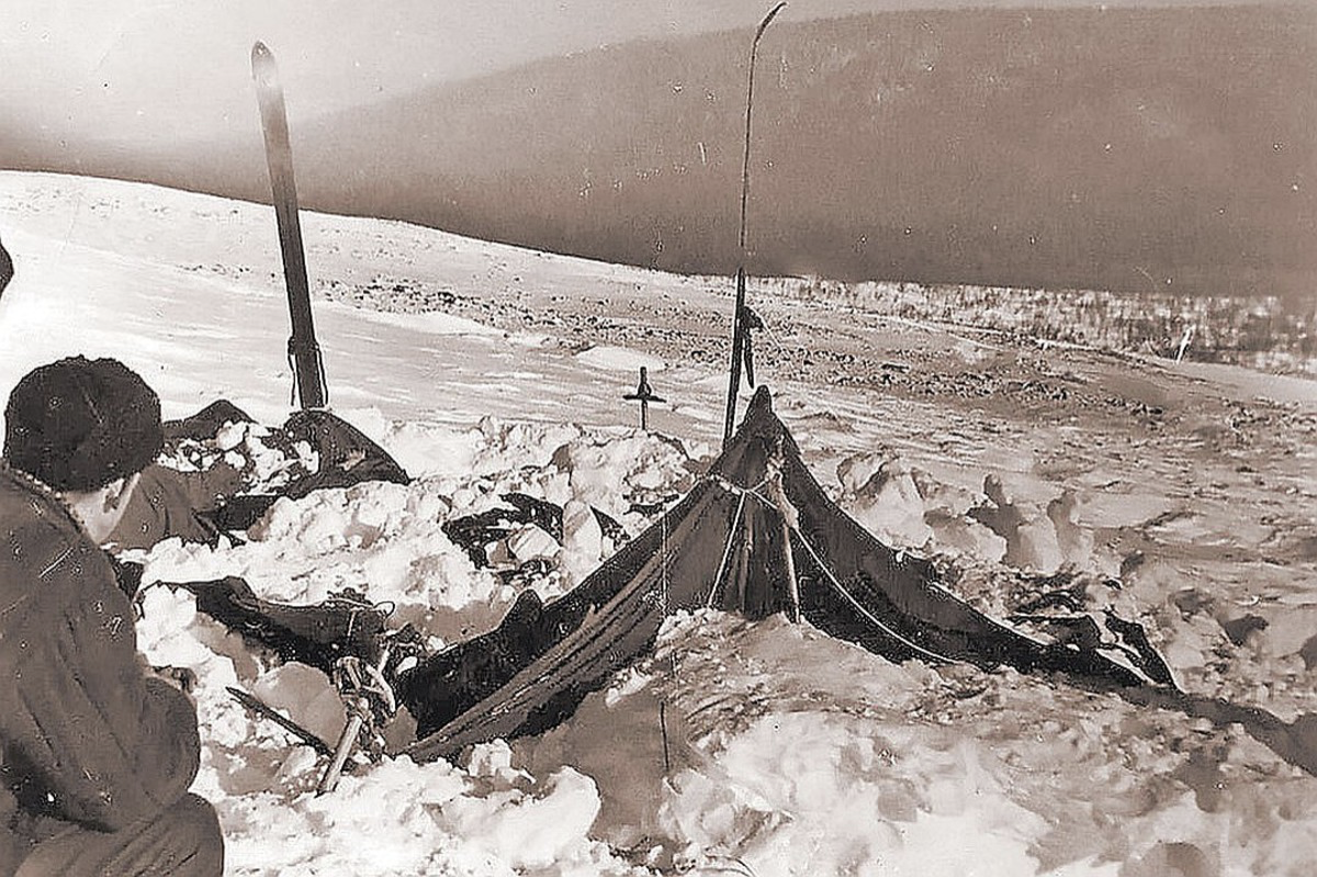 Члены группы Дятлова были опытными туристами, а потому вряд ли бы разбили палатку там, где существовала опасность схода лавины. 