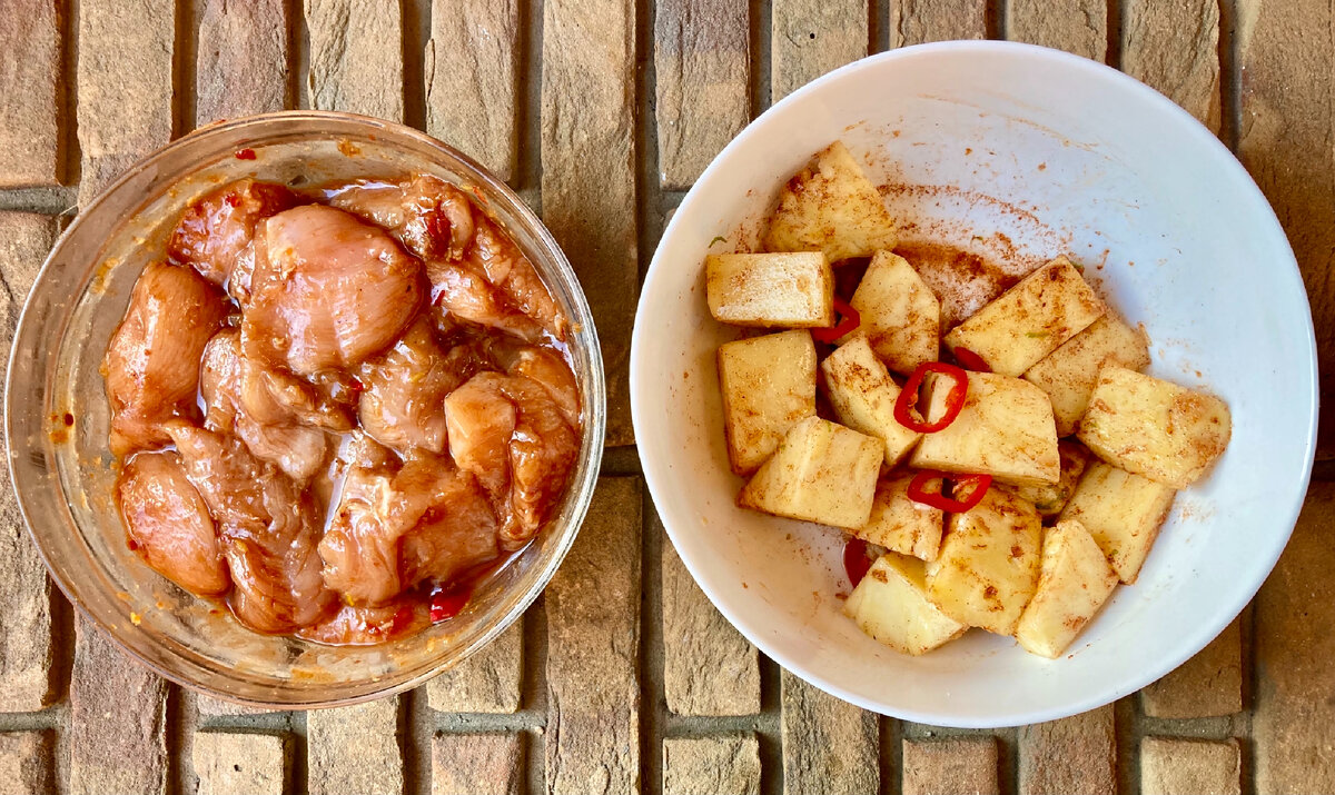 В жару такой шашлык из курицы — просто находка. Быстрый, легкий, с  тропическим гарниром | КАФЕ-ШАФРАН | Дзен