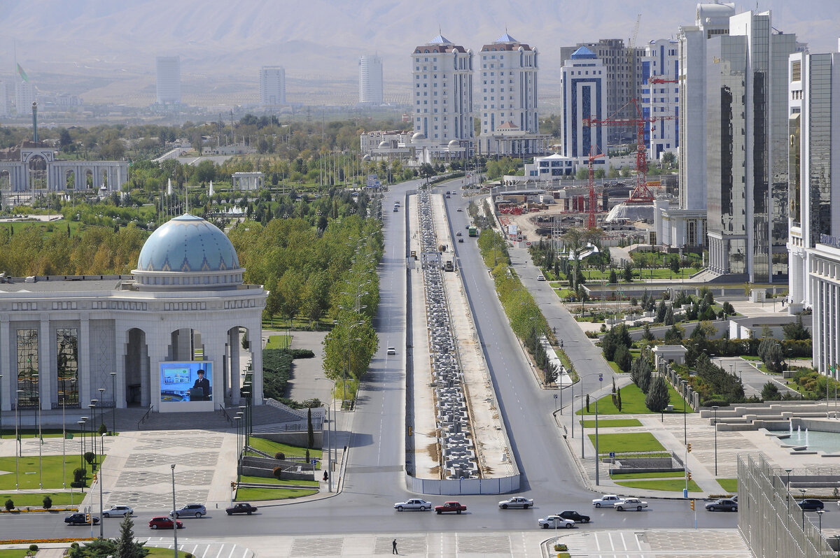 Ашхабад, Туркменистан. Источник фото https://global-geography.org/