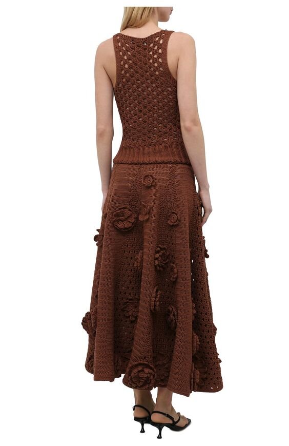Коричневое вязаное крючком платье VALENTINO - вид сзади. Фото с официального сайта ЦУМ