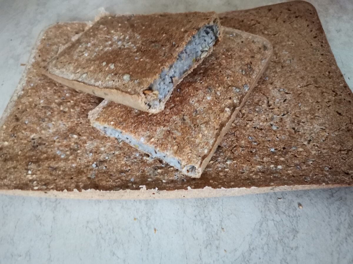 А это весь хлеб, который получился из пачки гречки зеленой. 