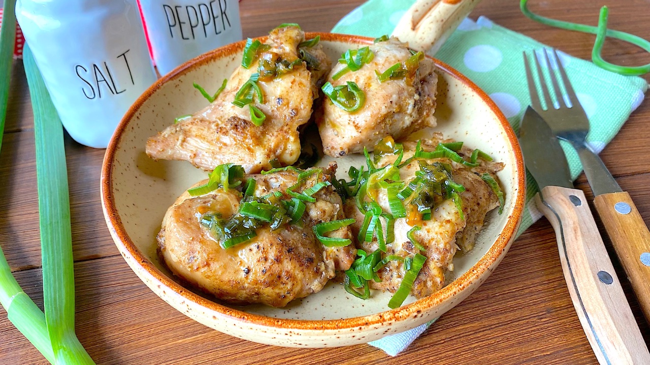 🍗 Вкусняшка из филе куриного бедра. Маринуем в соевом соусе с чесноком и  жарим на сковороде!