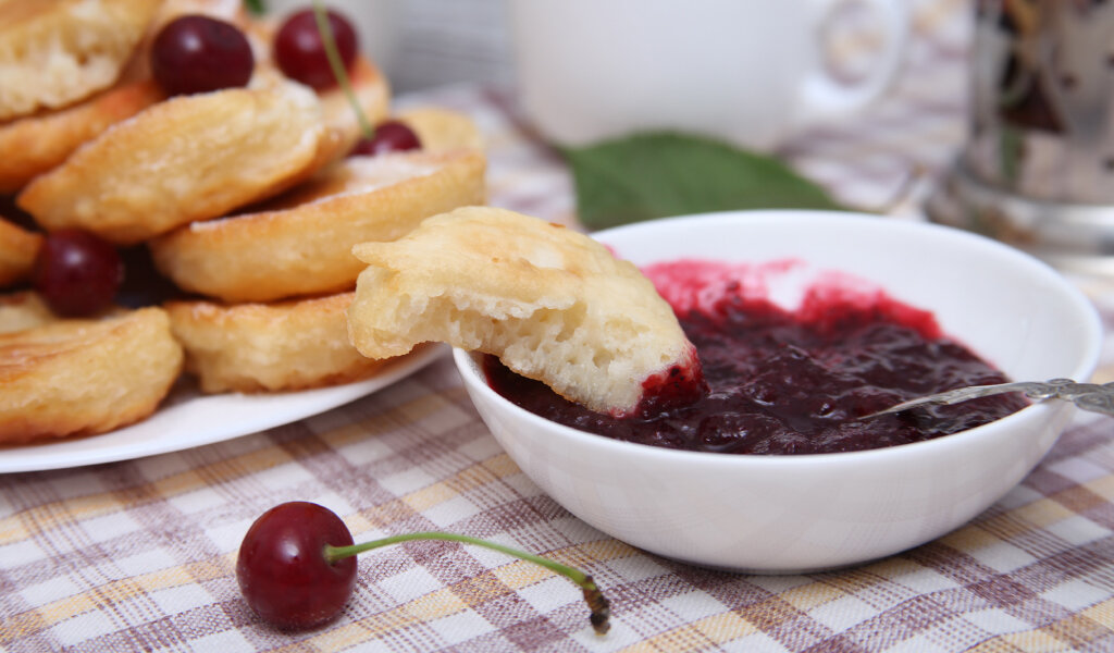 Оладьи "Золотое утро" с ягодами