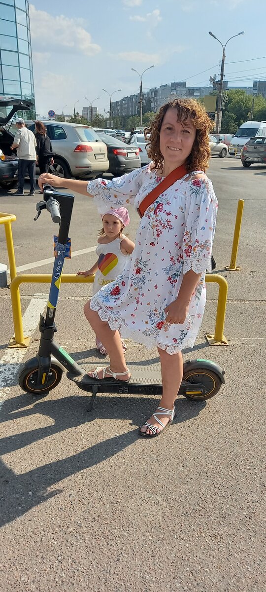 Мы наконец-то прокатились на электро-самокате. Впечатлений море!