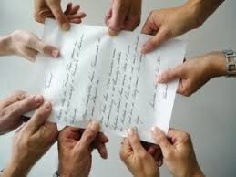 Для начала необходимо определиться с понятием завещания. В законодательных актах нет четкого определения завещанию, однако его несложно вывести самим Завещание – документ, в котором владелец имущества выражает свою волю, о распределении этого самого имущества после его смерти.