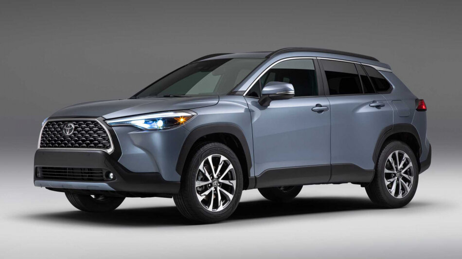 Toyota Corolla Cross для Японии, ЮВА и США соответственно