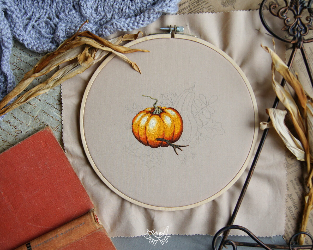 Пока по классике: жёлто-рыжая царица полей...