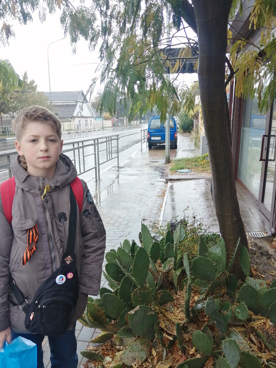 небольшой дождь, но рейс перенесли и идем гулять...