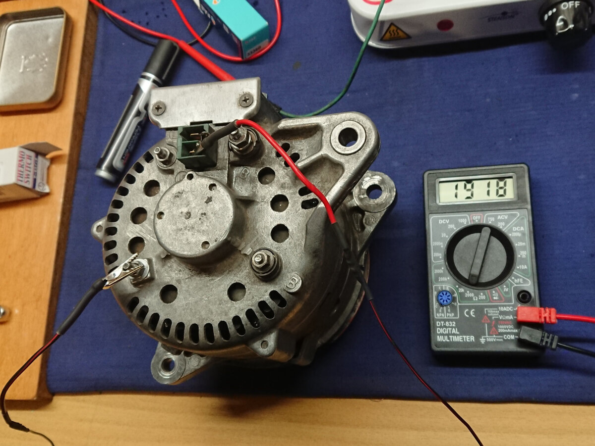 Как проверить генератор. Прозвон генератора ВАЗ 2111. 4hf1 Генератор тахометр. Прозвонить снятый Генератор мультиметром. Как проверить Генератор мультиметром.