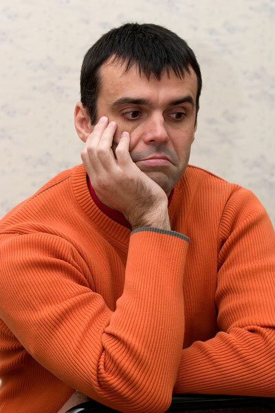 Автор пьесы - драматург из Хабаровска Константин Костенко, к сожалению, скончавшийся в 2019 году в возрасте 53 лет. Источник: https://www.kino-teatr.ru/acter/album/136938/41577.jpg