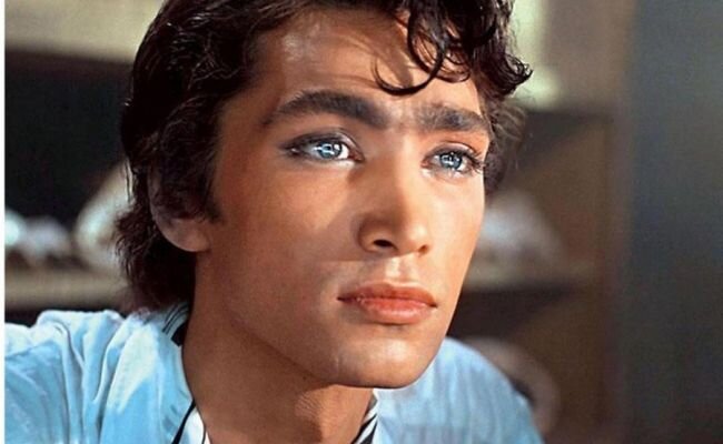 В. Коренев. Кадр из фильма "Человек-амфибия". http://eadaily.com:8080/ru/news/2021/01/02/umer-vladimir-korenev-sygravshiy-cheloveka-amfibiyu