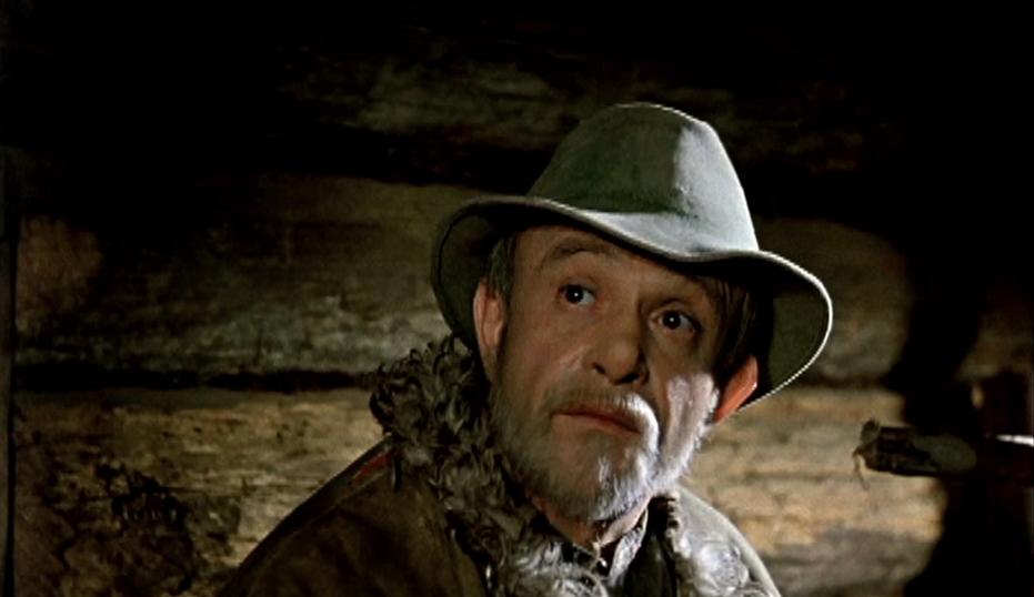 Ролан Быков в роли  домового Шишка, кадр из фильма сказки "Деревня Утка" 1976 г.