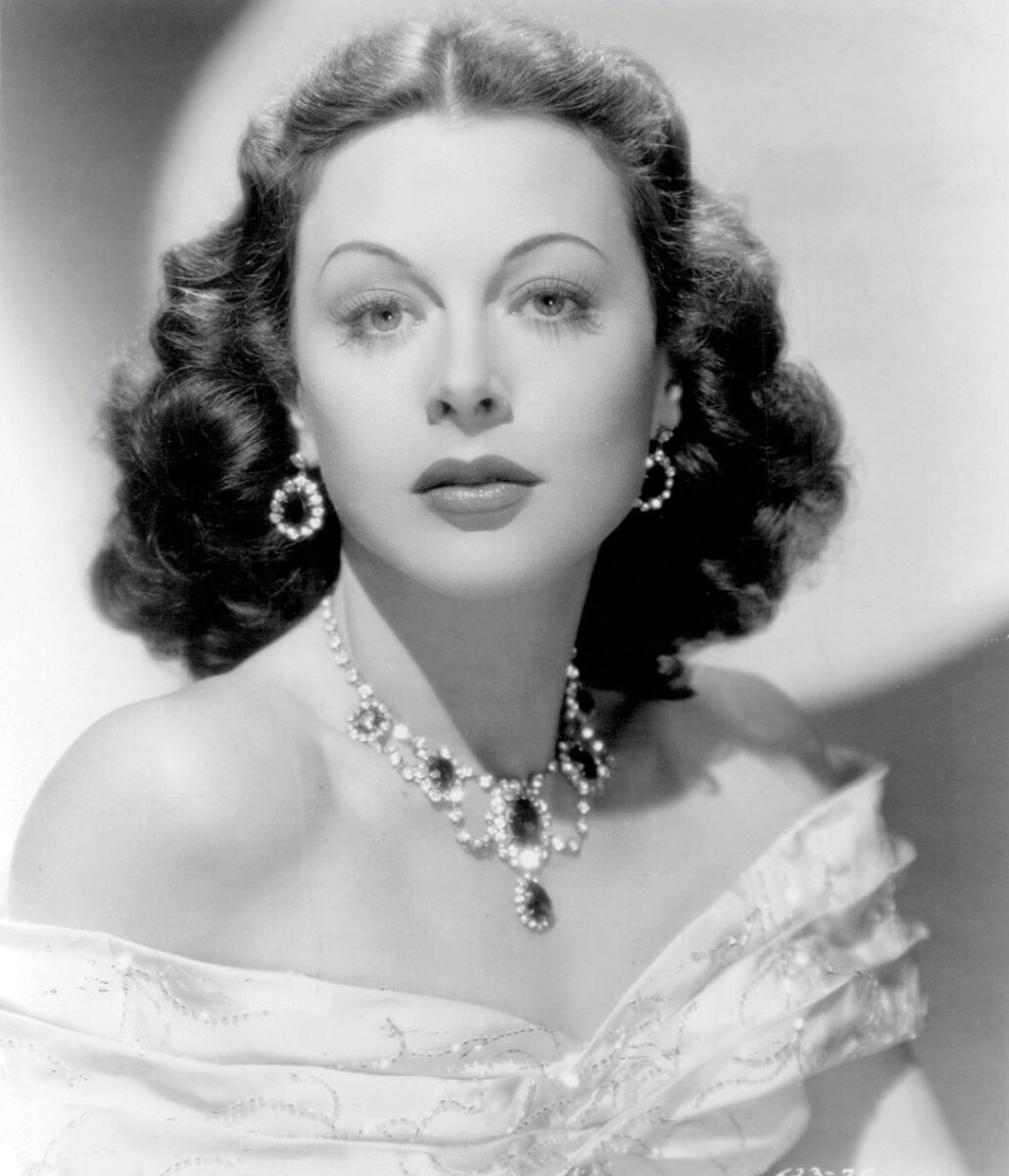 Самые красивые женщины в истории человечества. Актриса Hedy Lamarr. Хеди Ламар изобретательница. Джеймс Ламарр Маркей. Хеди Ламарр 1957.