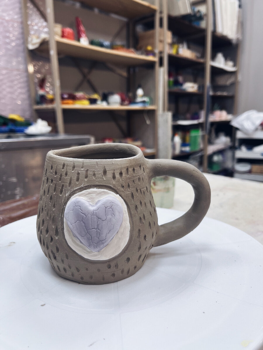 Не конечный результат. Ещё предстоит обжиг и покрытие глазурью, и дома я буду делать молочение.