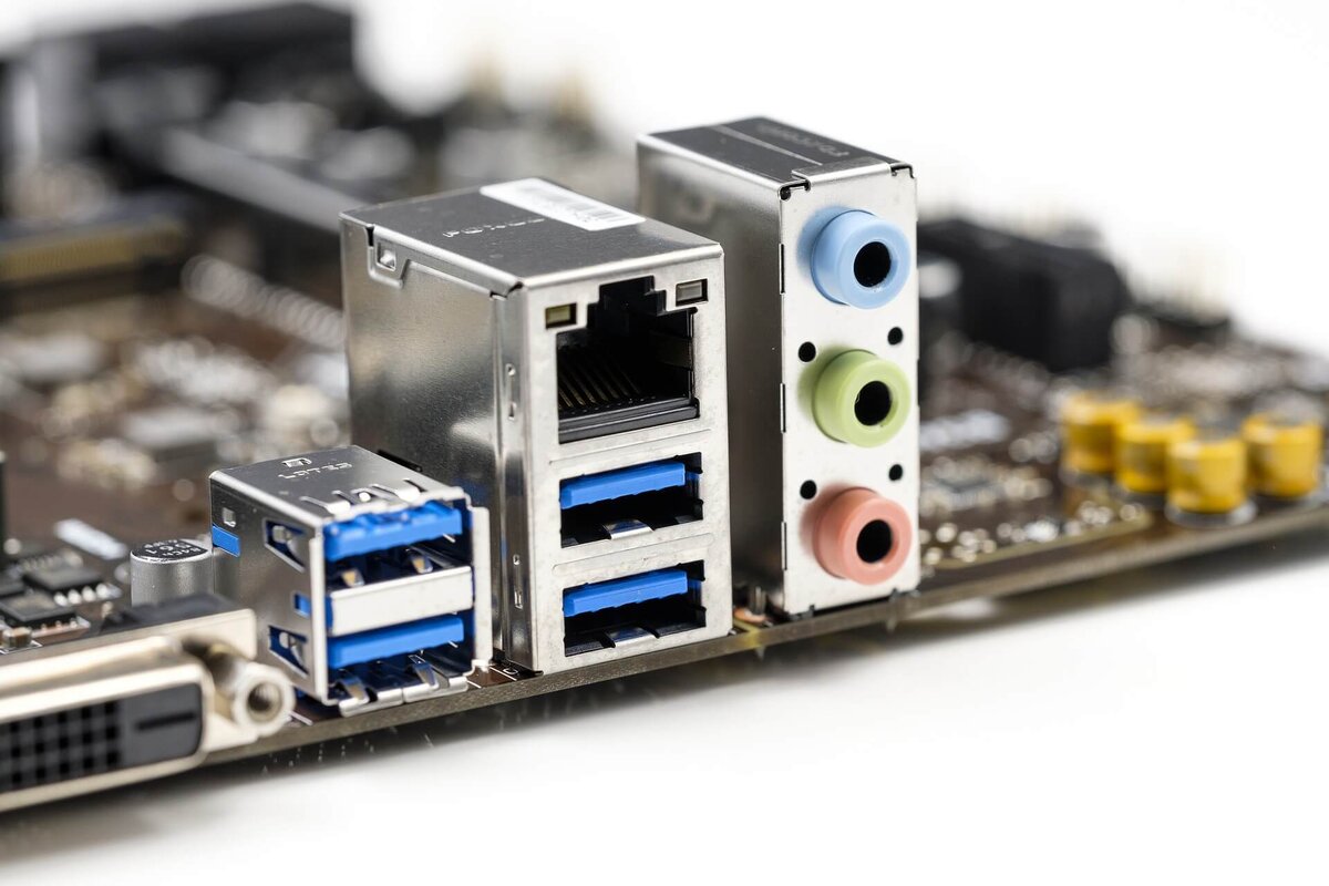 Можно ли заряжать смартфоны и другие гаджеты от USB ноутбука? Рассмотрим некоторые нюансы