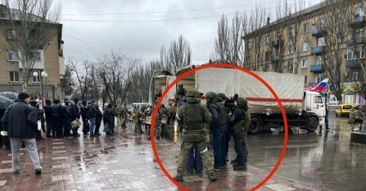 Украинцев призывают. Российские военные в Мелитополе. Жители Мелитополя приветствуют российские войска. Наши войска в Мелитополе.