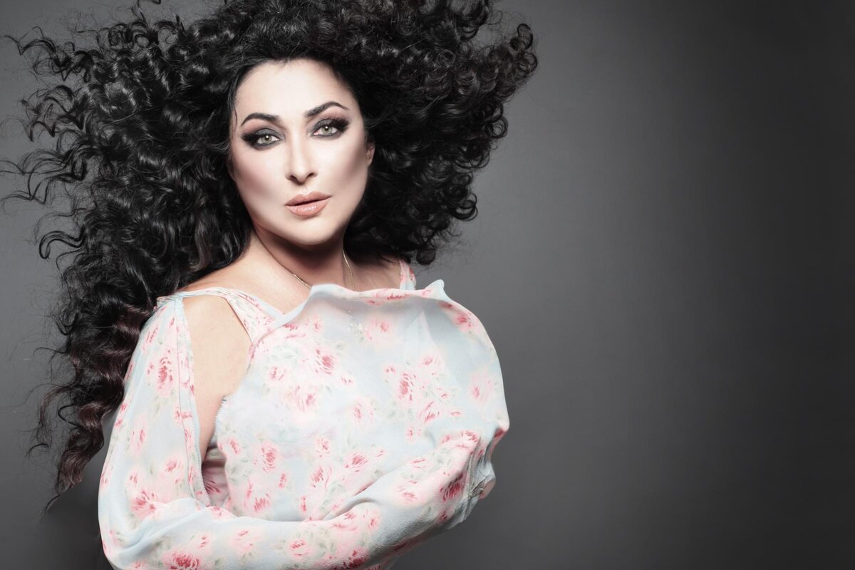 Лолита Милявская. Родилась: 14 ноября 1963 г.. Солнце, Меркурий, Нептун, возможно Луна  попали в Скорпиона