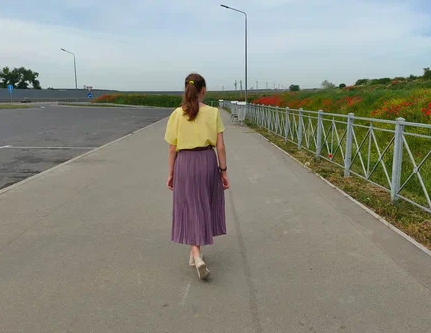 Тут Раде 12 лет. Спешим на премию вручения "Преград нет". Вышли размяться немного:)