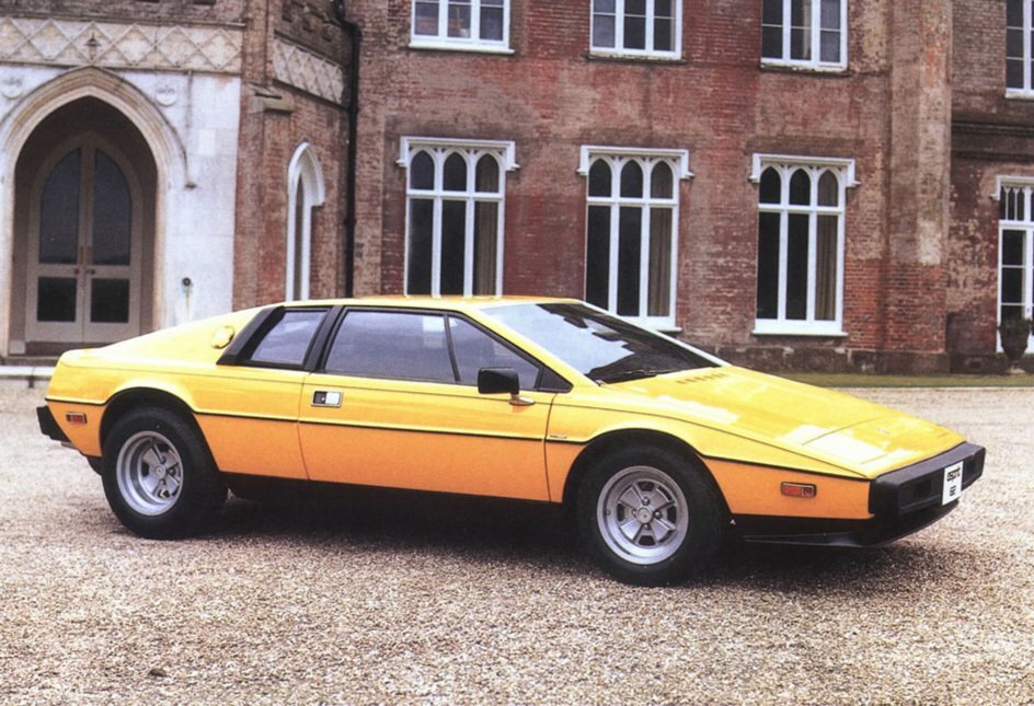 Lotus Esprit Type 82