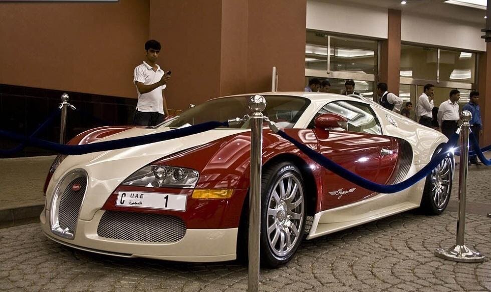 Bugatti Veyron с номером 1- стоимость 14.2млн$