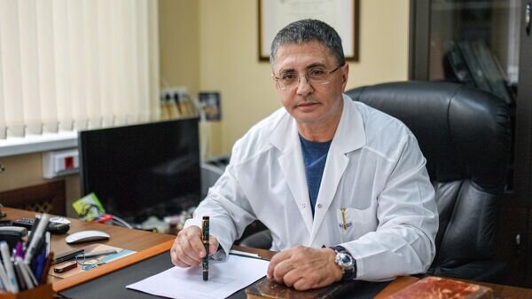    Главный врач городской клинической больницы №71 имени М. Е. Жадкевича Александр Мясников© РИА Новости / Владимир Песня