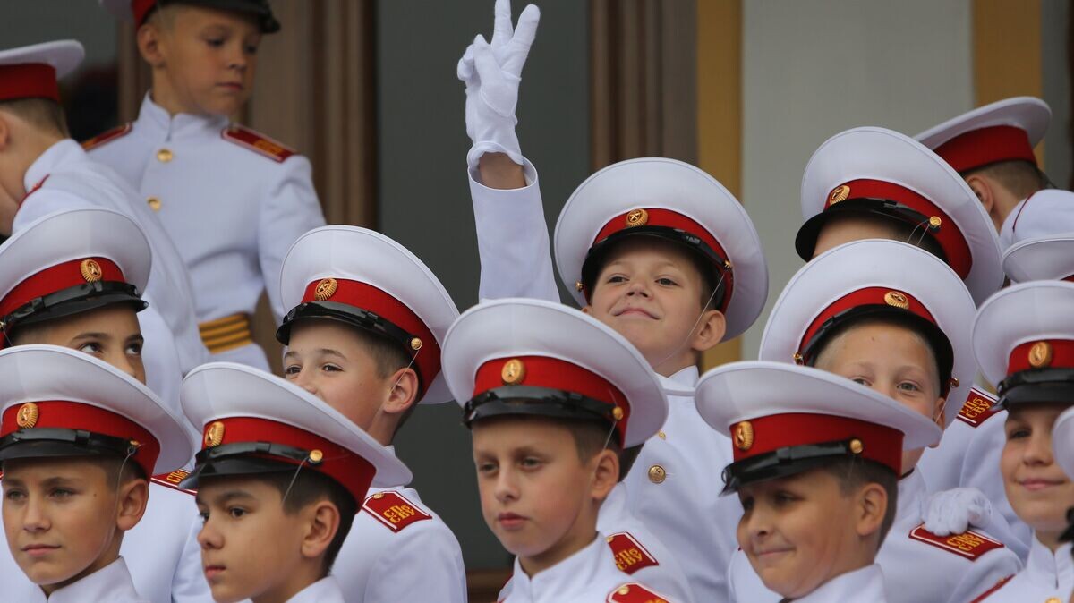    Курсанты Санкт-Петербургского Суворовского военного училища во время Дня знаний 1 сентября© РИА Новости / Михаил Киреев