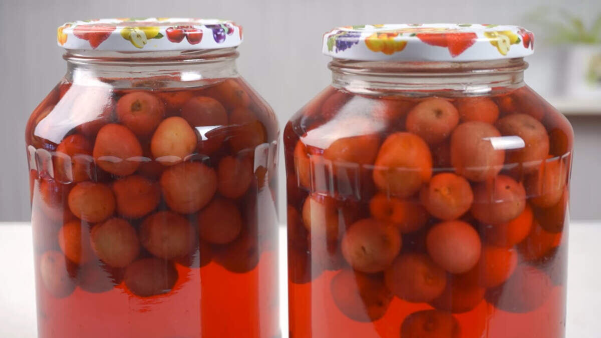 Источник https://gotovimop.com/recipe/kompot-iz-ljubyh-jagod-i-fruktov-na-zimu