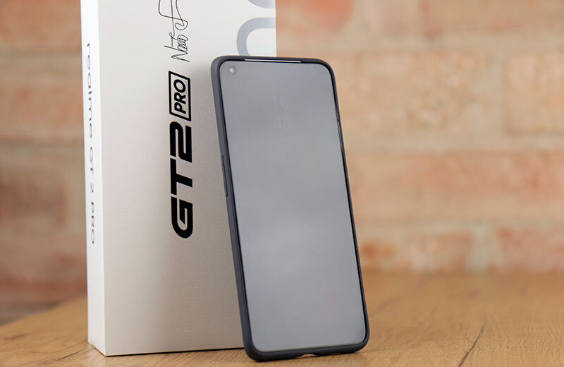 Коробка и смартфон Realme GT 2 Pro