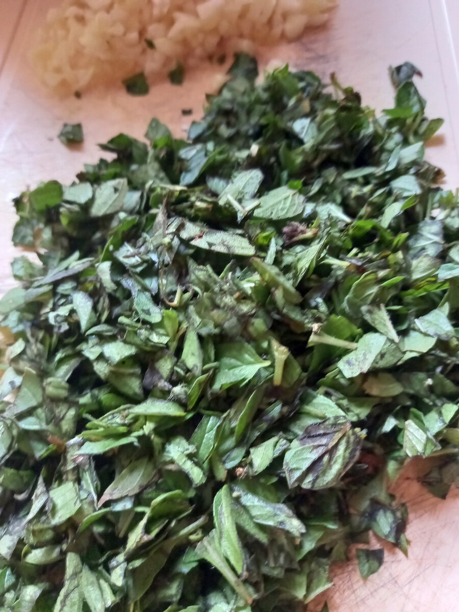 Базилик и чеснок - обязательно