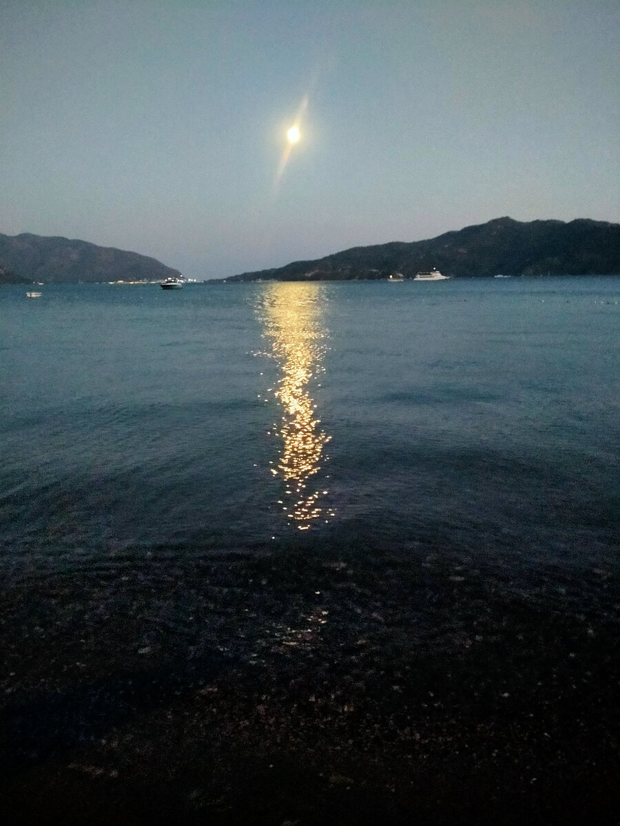 Ну или как вариант, купаться при луне.