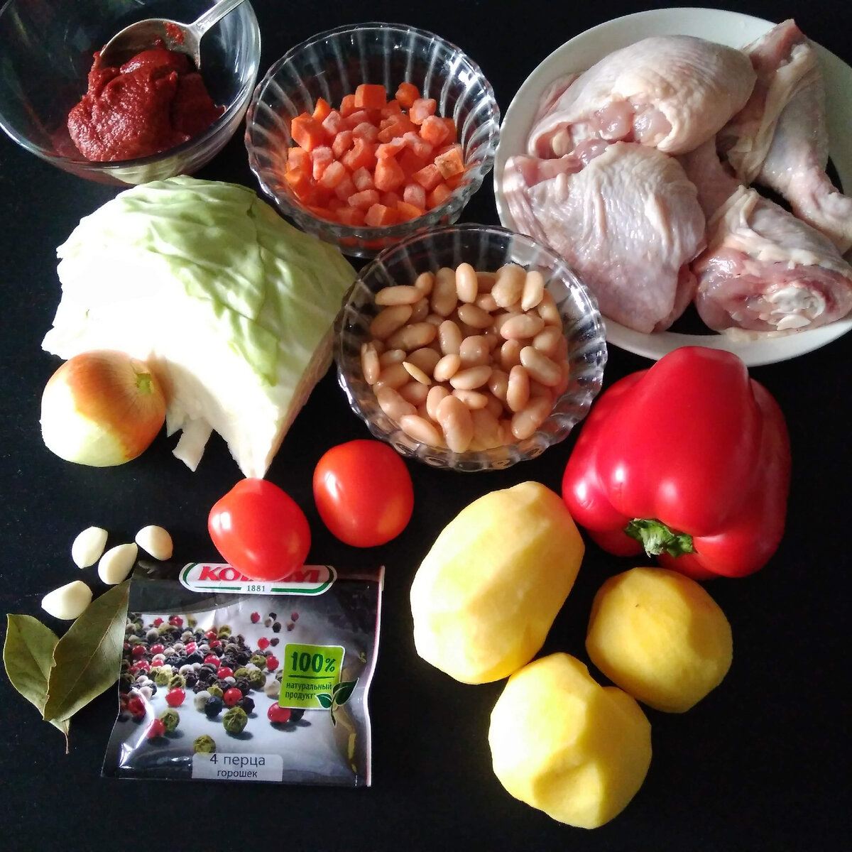 ☝️В моём детстве для щей покупали суповую курицу, и бульон варили иначе. Я адаптировала рецепт под наши сегодняшние реалии.