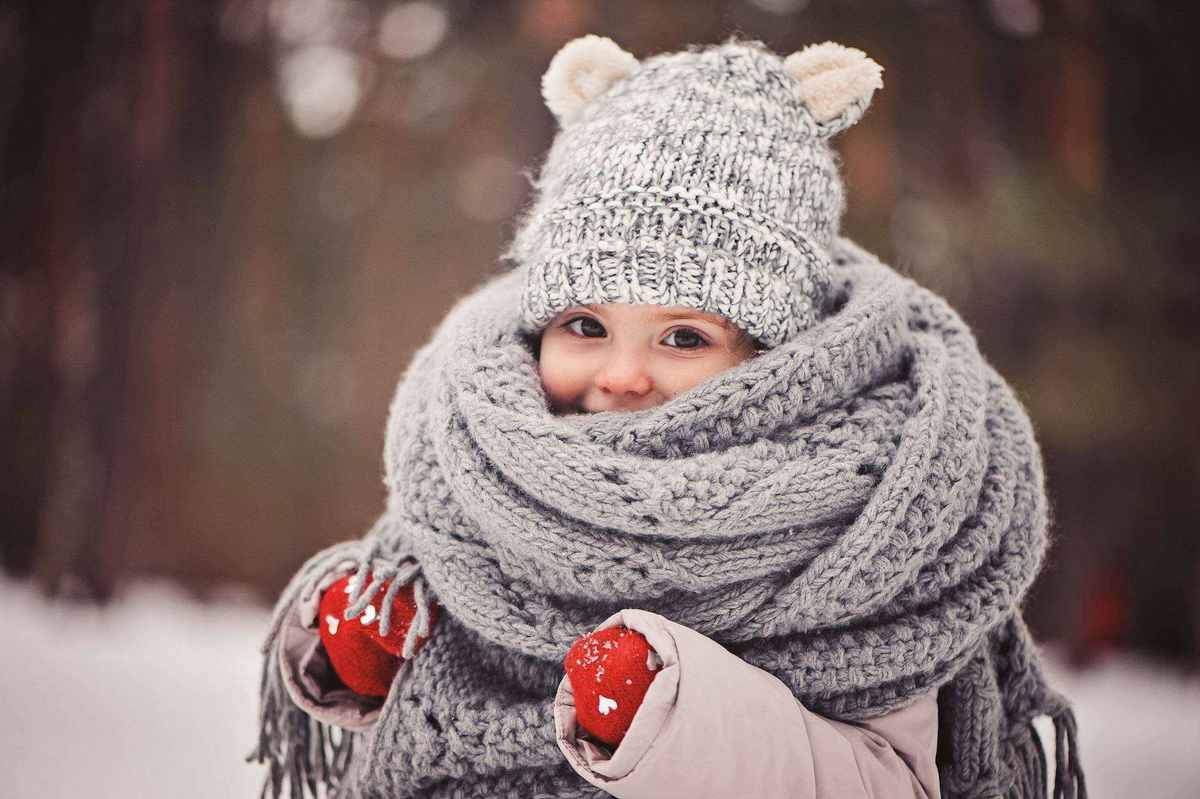«Нужно ли закрывать ребенку лицо шарфом на морозе?», — отвечает доктор Комаровский
