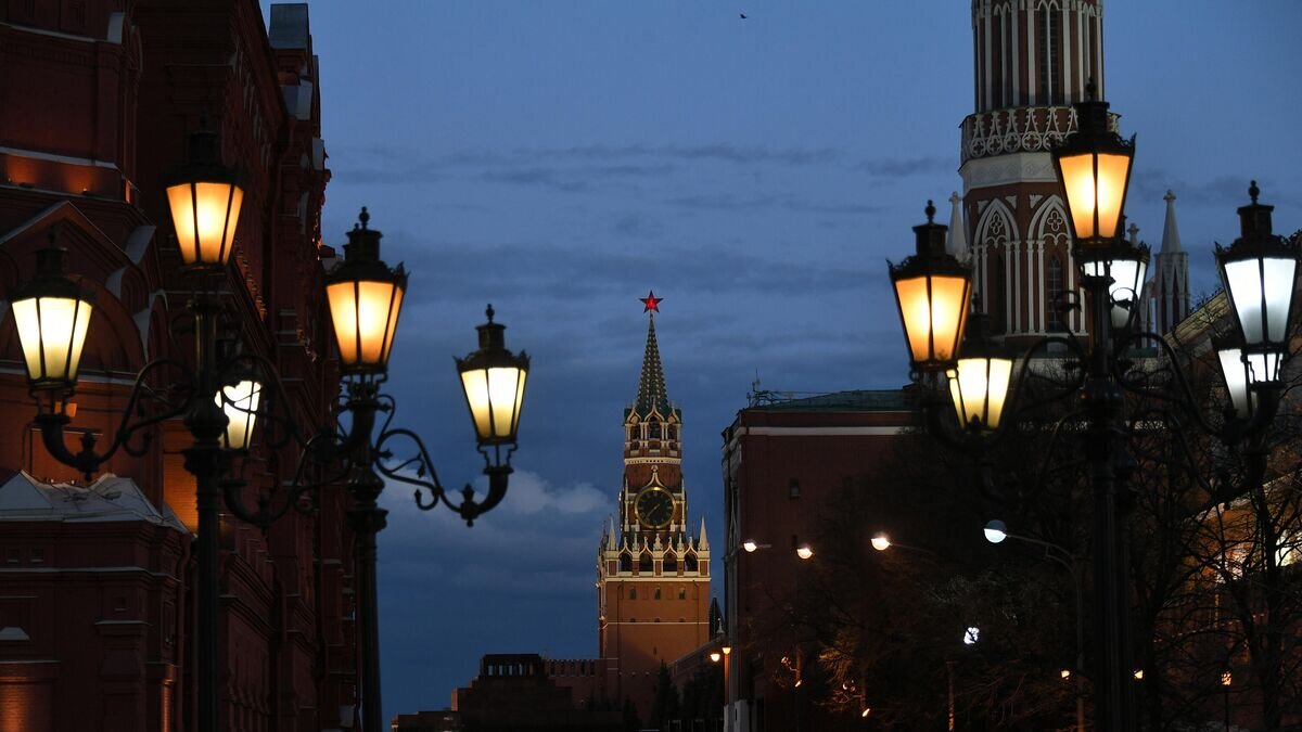    Спасская башня Московского Кремля © РИА Новости / Максим Блинов
