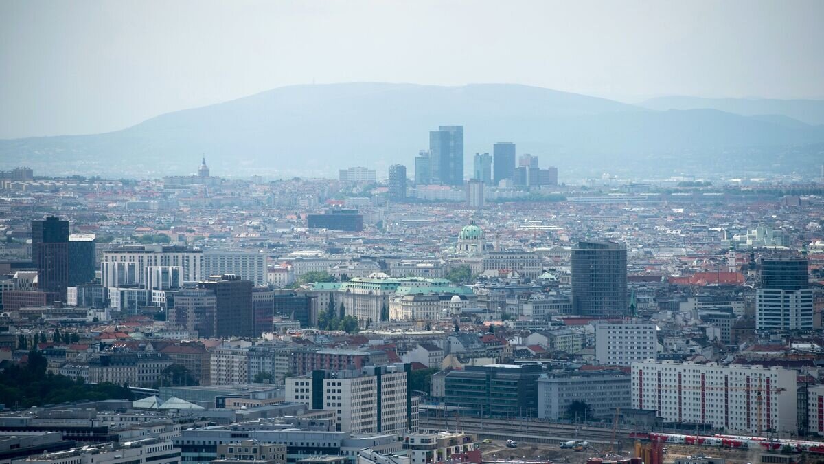    Вид на Вену с Дунайской телебашни© РИА Новости / Максим Блинов