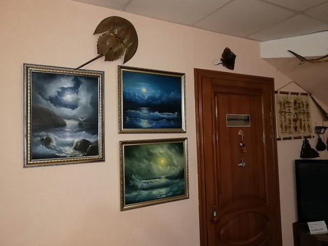 Холл гостиницы (галерея - стрелка вправо).