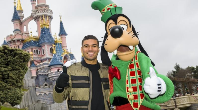 Каземиро в Диснейленде