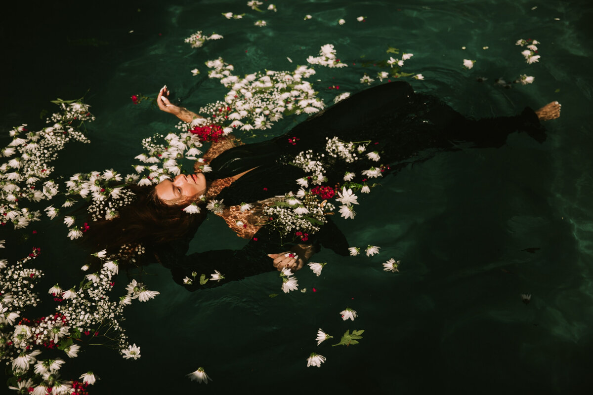 "Завещание ангела", Екатерина Широкова. Фото averie woodard Unsplash