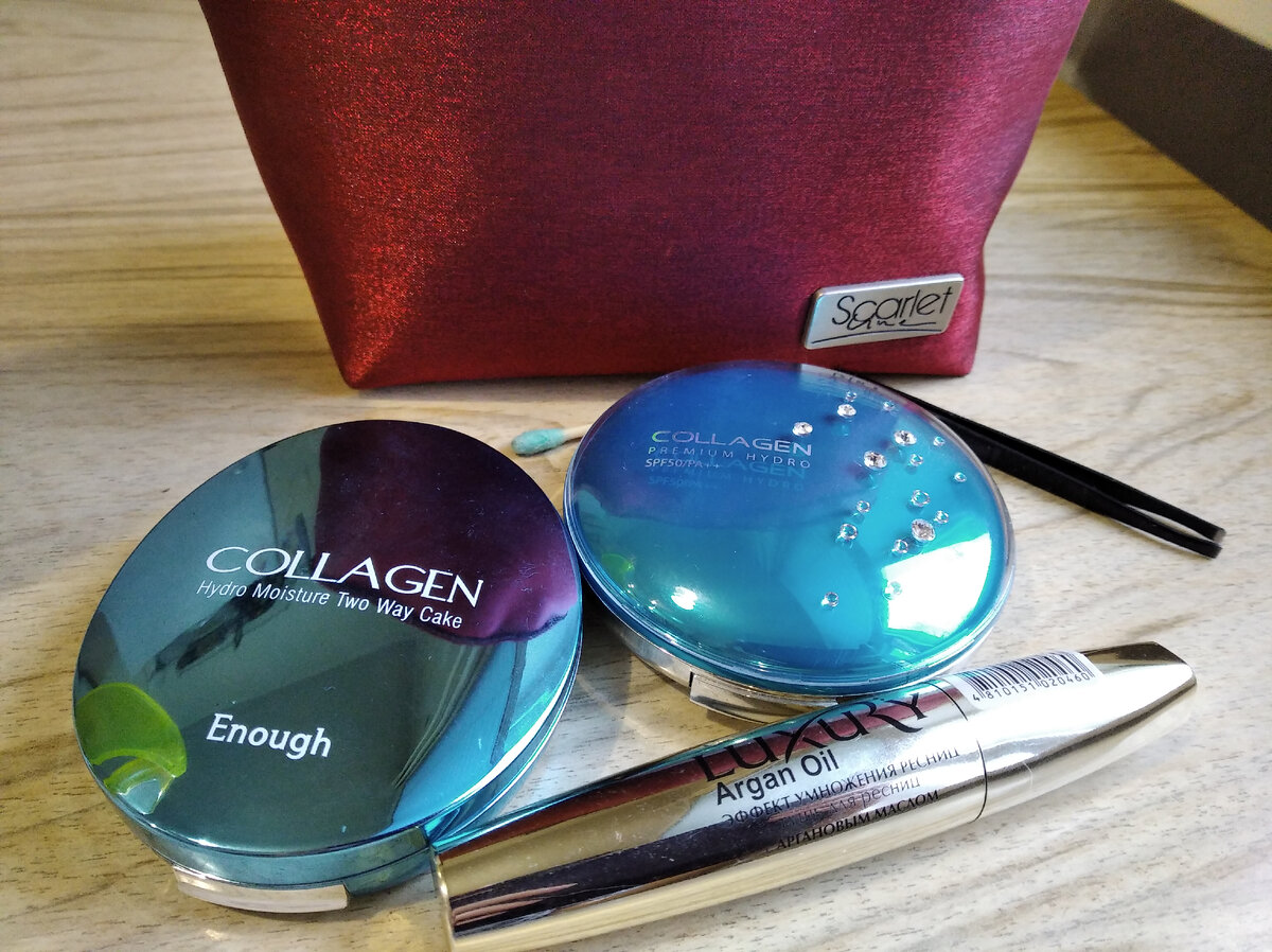 любимая пудрочка, тушь и косметичка, которую мне подарила сестра в 2000 году)