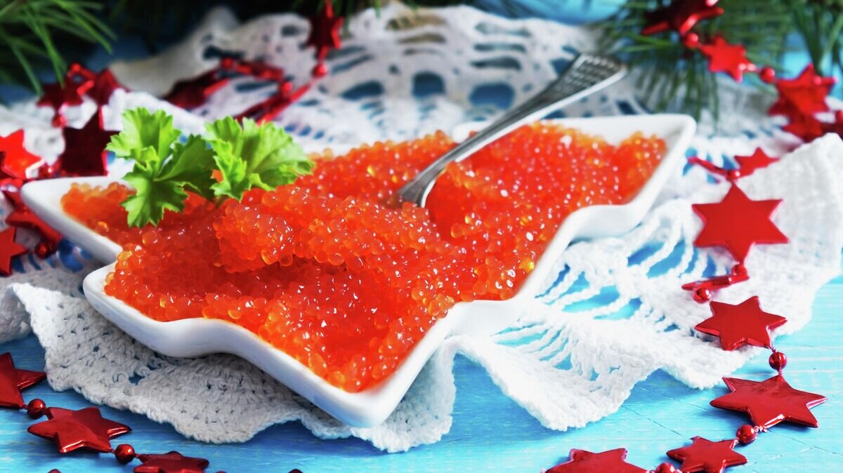    Красная икра на новогоднем столе© Depositphotos.com / Saharosa39