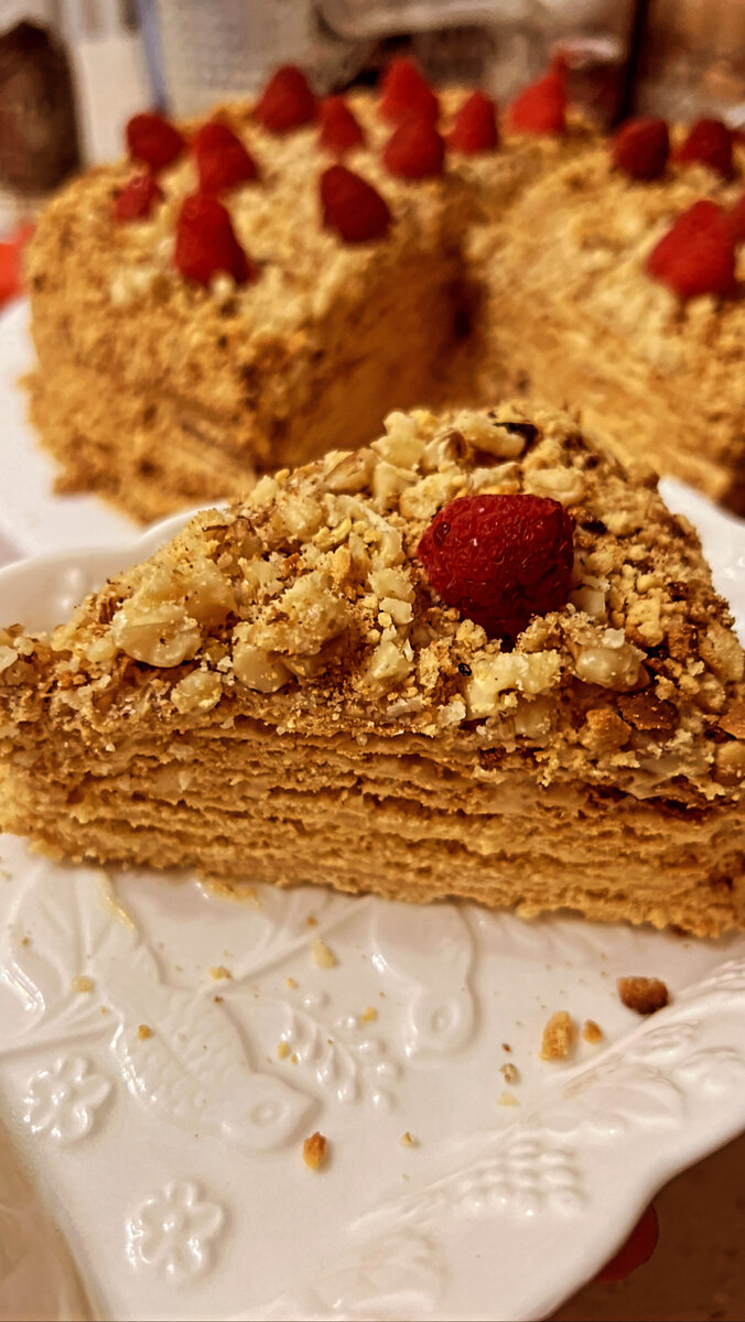 Готовый торт должен сутки пропитаться 