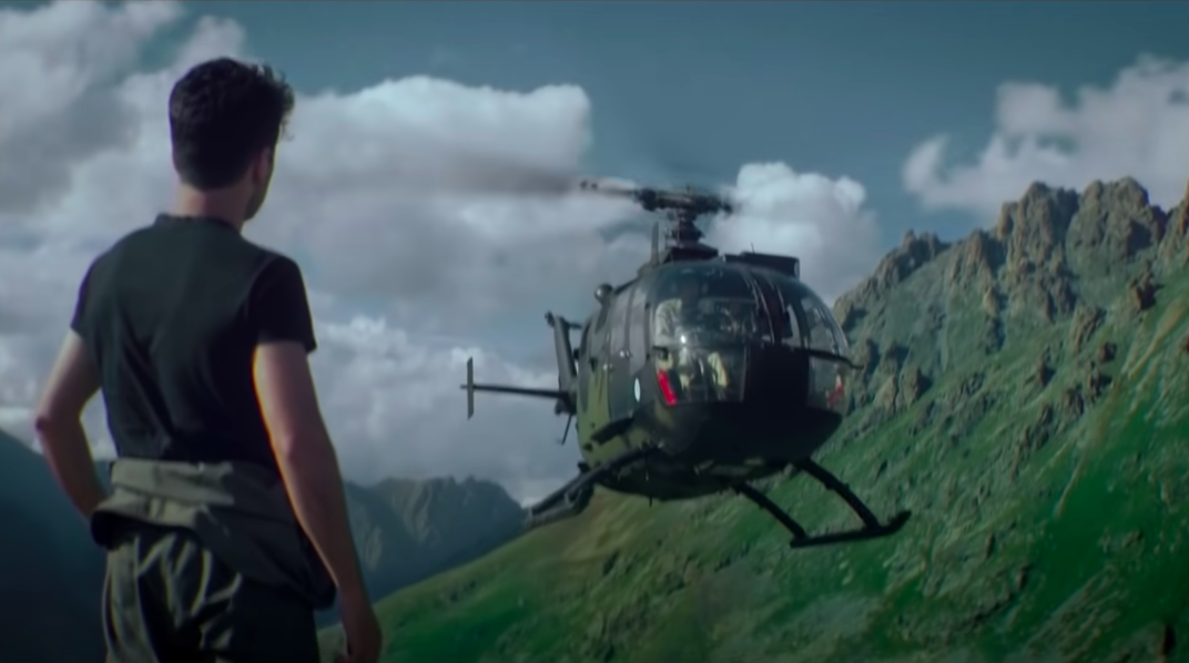 Это экстренно прилетели за пилотом Аргентины. Хотя снято, вроде, на Кавказе. Неужто пилоты Аргентины в Кабардино-Балкарии отдыхают? :)