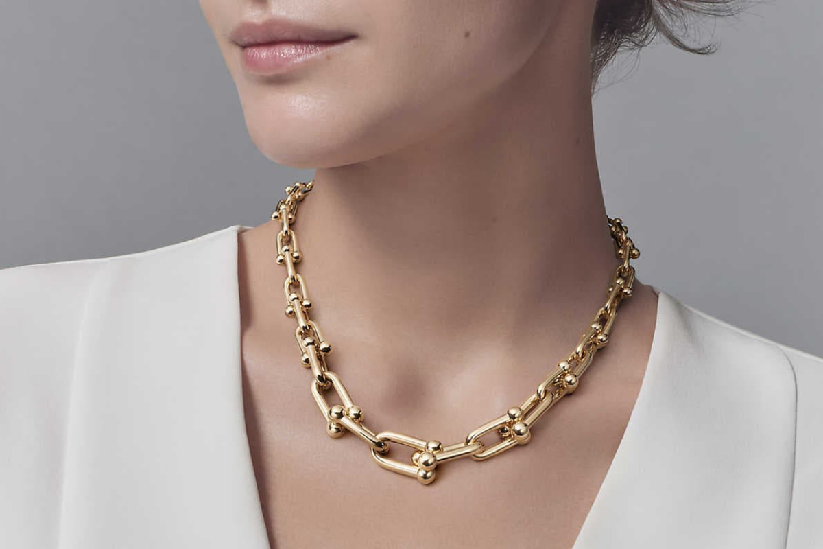 Женская цепочка из золота или серебра: купить или заказать?