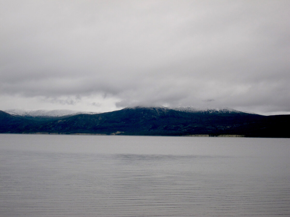 Озеро Лабынкыр. Фото и коллаж автора;