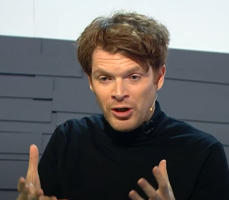 Современный писатель Григорий Служитель 