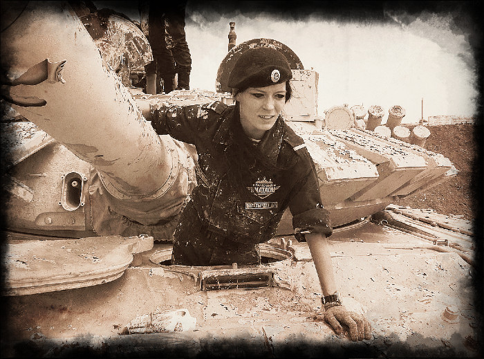 Фотография для привлечения внимания уважаемых читателей. Ну девушка молодец, чего уж! Но не отвлекаемся, читаем дальше...