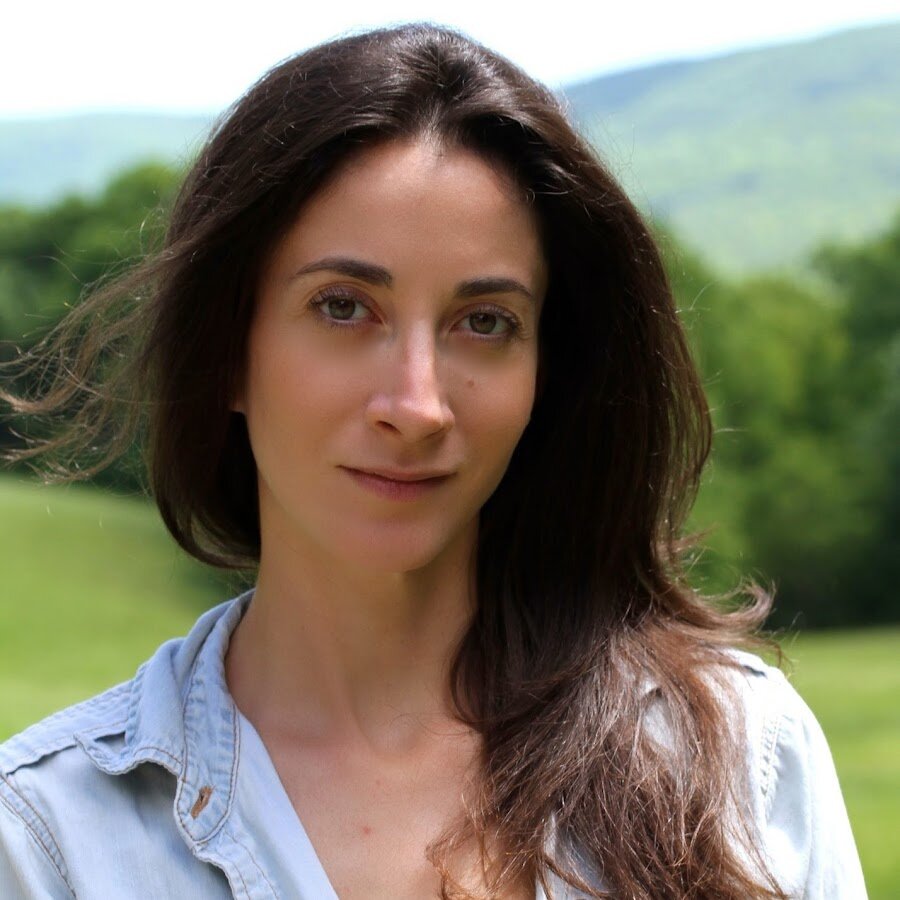 Знаешь, когда мы окончательно теряем дорогих нам людей? Когда больше не ощущаем боли от их потери.Лорен Оливер. " Прежде чем я упаду ".