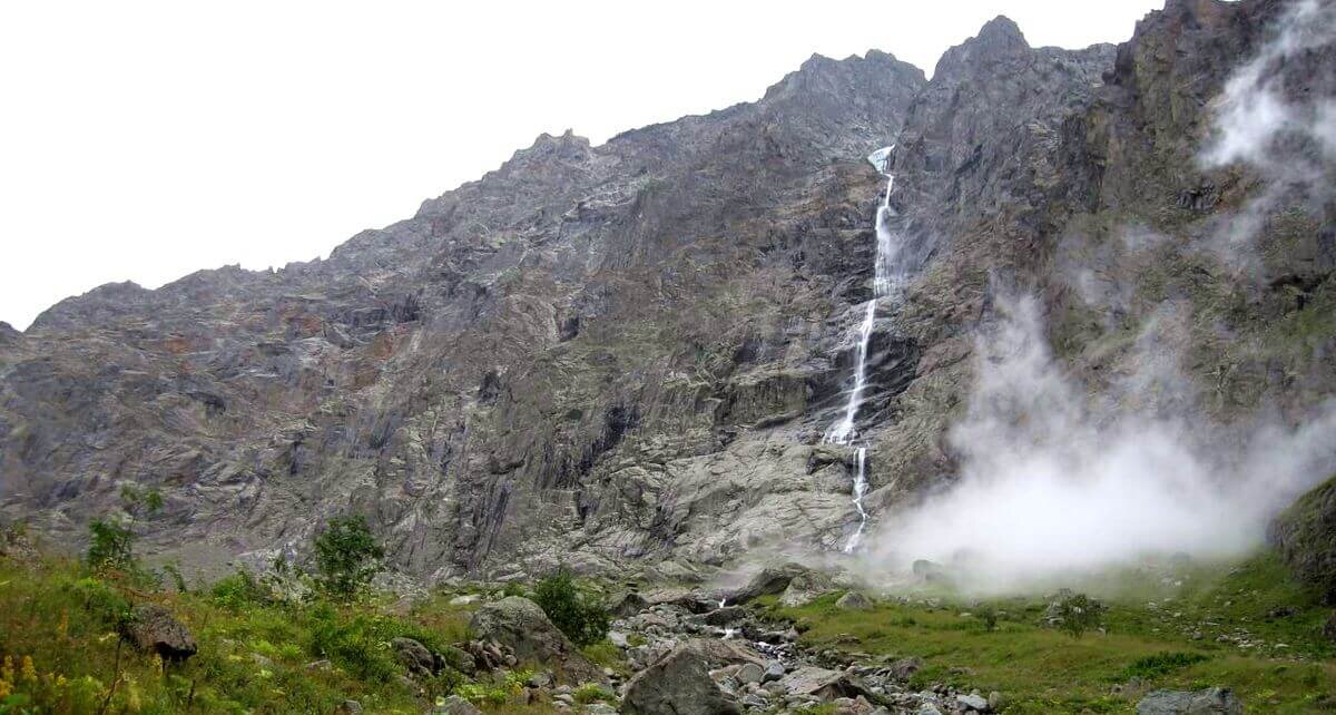 Водопад Зейгалан в Северной Осетии