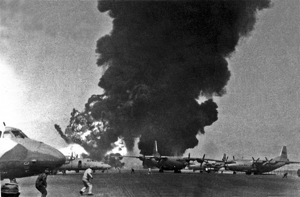 Ан-26 и Ан-12 на стоянке Кабульского аэропорта фото из открытых источников